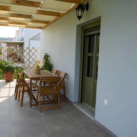 La Familia Luxury Private Maisonettes Near The Sea شقة