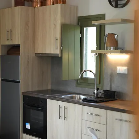 La Familia Boutique Private Maisonettes Near The Sea * Gythio