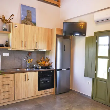 La Familia Luxury Private Maisonettes Near The Sea Apartment Gythio