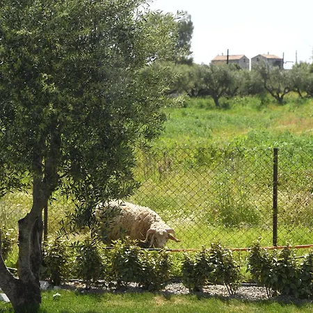 La Familia Luxury Private Maisonettes Near The Sea * Gythio