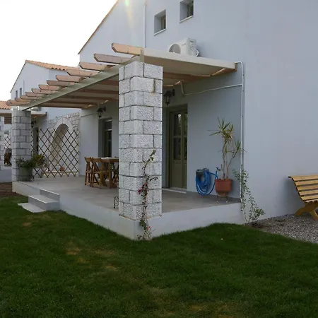 La Familia Luxury Private Maisonettes Near The Sea Apartment