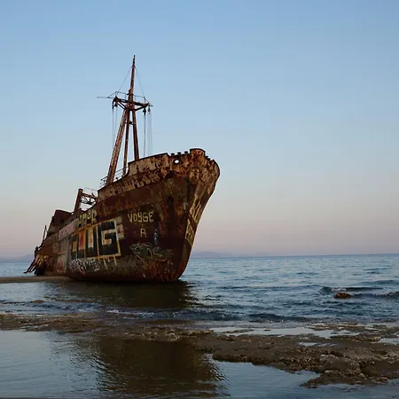 La Familia Luxury Private Maisonettes Near The Sea Gythio