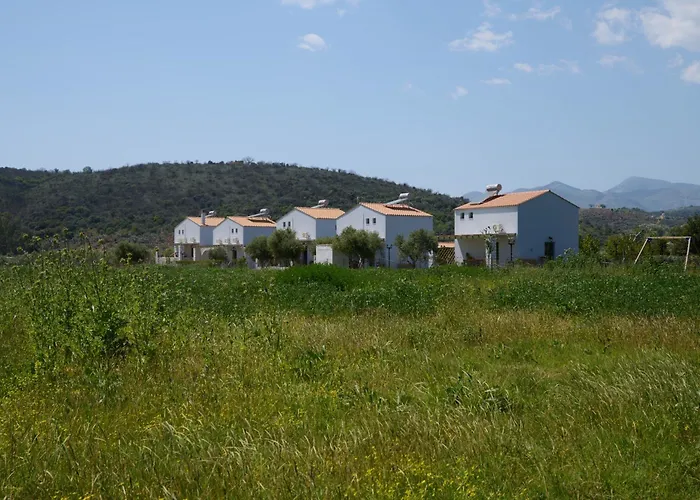 La Familia Luxury Private Maisonettes Near The Sea דירה גיתיו