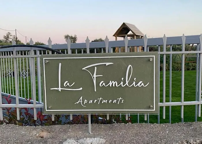 Apartment La Familia Luxury Private Maisonettes Near The Sea *