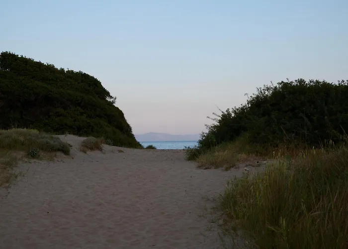 La Familia Luxury Private Maisonettes Near The Sea דירה *