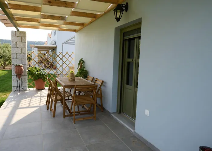 La Familia Luxury Private Maisonettes Near The Sea דירה